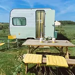 Het Caravannetje - Retro Glamping 住宿加早餐酒店 *