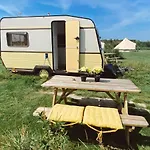 Het Caravannetje - Retro Glamping 莱岑丹