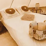 Het Caravannetje - Retro Glamping 莱岑丹