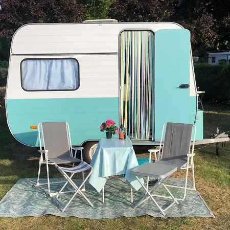 Het Caravannetje - Retro Glamping Bed & Breakfast Leidschendam