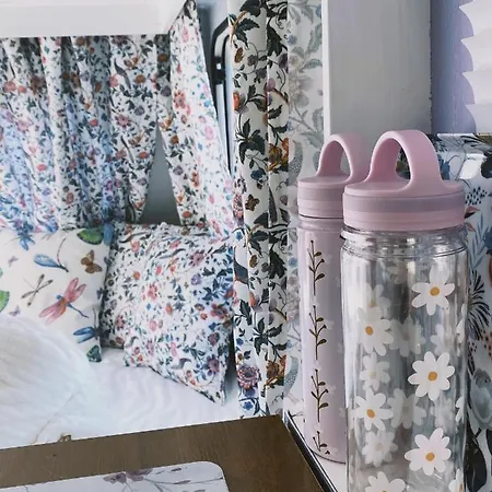 Bed & Breakfast Het Caravannetje - Retro Glamping Leidschendam