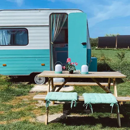 Bed & Breakfast Het Caravannetje - Retro Glamping