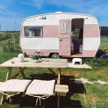 Het Caravannetje - Retro Glamping Bed & Breakfast