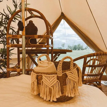 Het Caravannetje - Retro Glamping Bed and breakfast Leidschendam