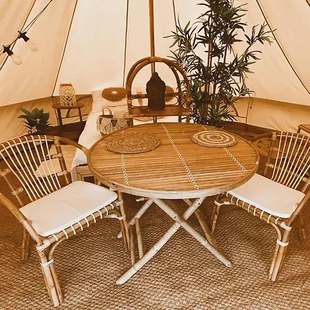 Het Caravannetje - Retro Glamping Bed & Breakfast Leidschendam