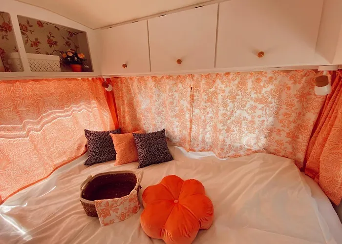 Het Caravannetje - Retro Glamping Leidschendam