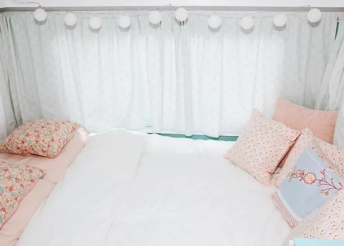 Het Caravannetje - Retro Glamping Bed and breakfast Leidschendam