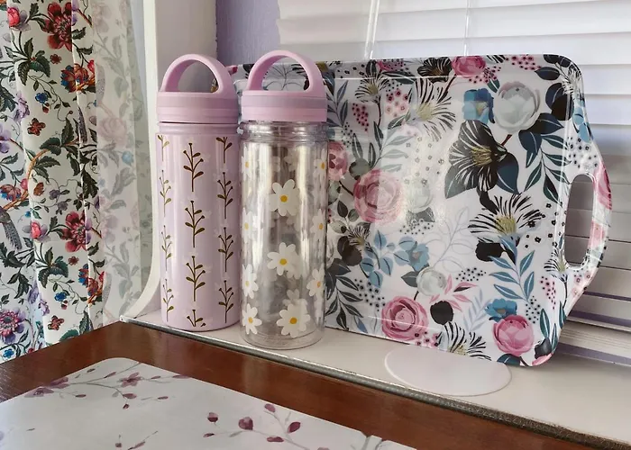 Bed and breakfast Het Caravannetje - Retro Glamping Leidschendam