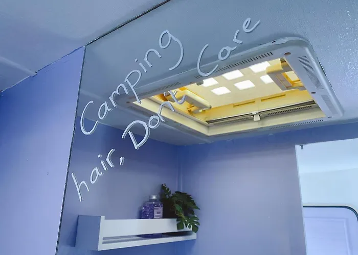 Bed and breakfast Het Caravannetje - Retro Glamping Leidschendam