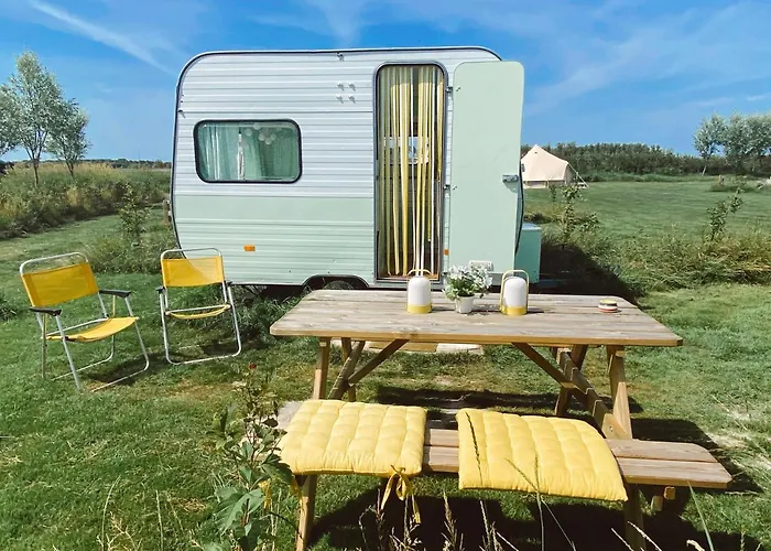 Het Caravannetje - Retro Glamping Panzió *