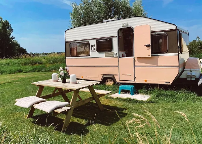 Panzió Het Caravannetje - Retro Glamping Leidschendam