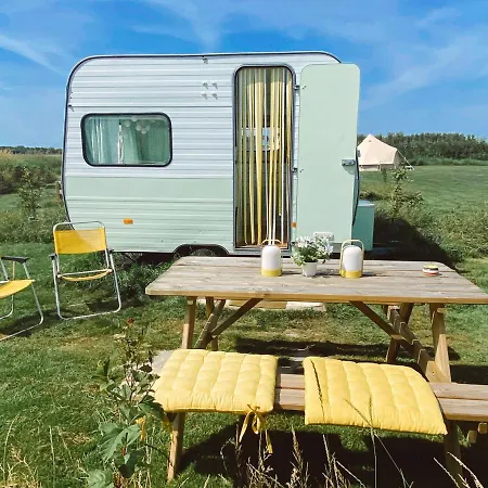 Het Caravannetje - Retro Glamping לינה וארוחת בוקר *