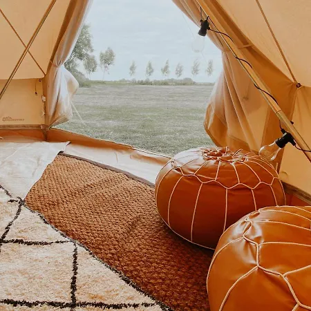 לינה וארוחת בוקר Het Caravannetje - Retro Glamping *